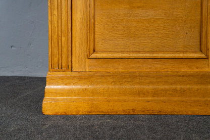 Schöner Jugendstil Bücherschrank