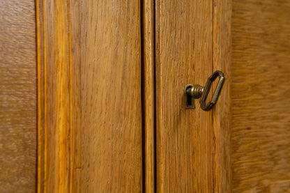 Schöner Jugendstil Bücherschrank