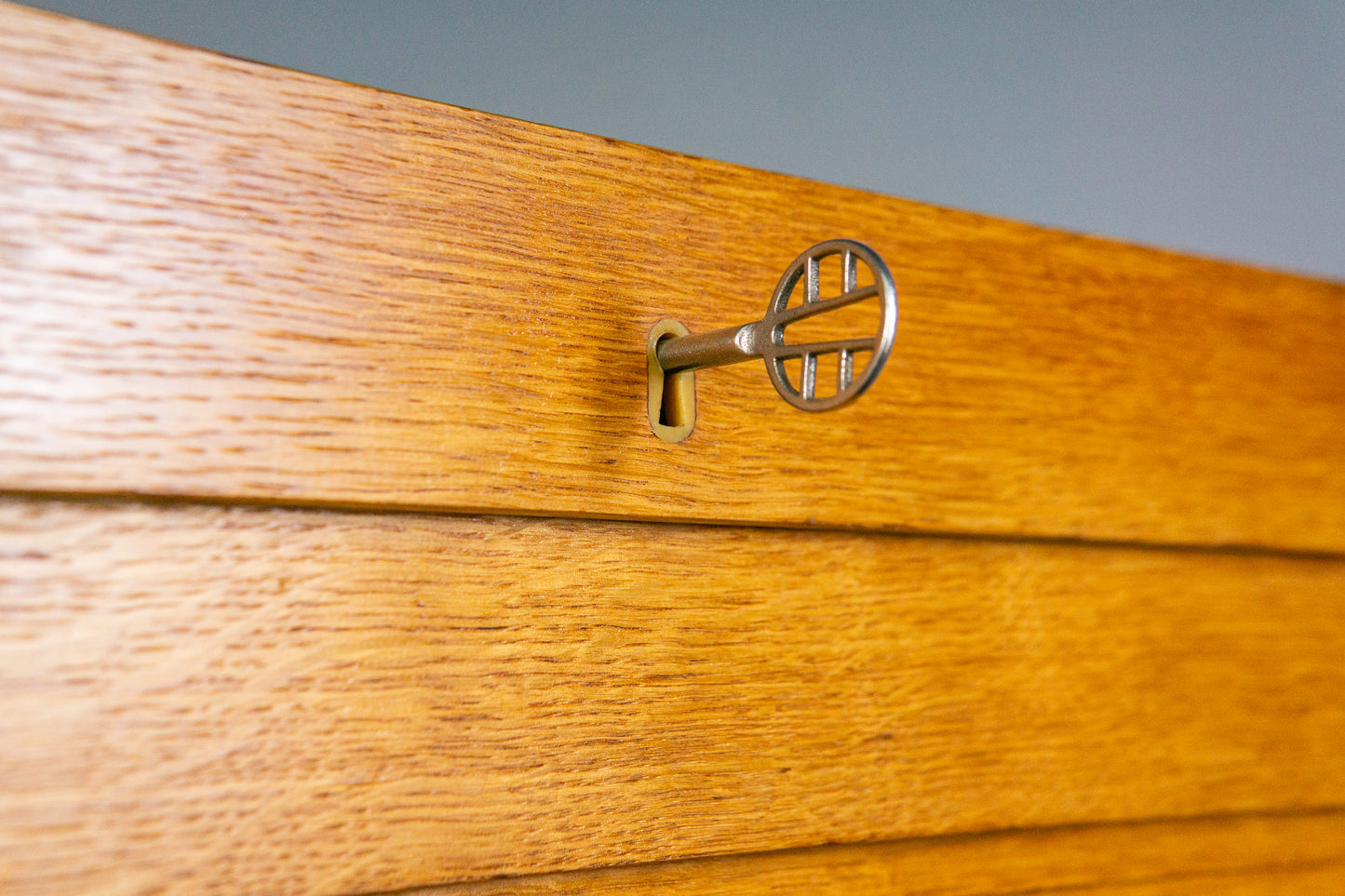 Vintage Rollladenschrank Regal Kommode Schrank Büro Alt MÖBLINGER 2504_0703