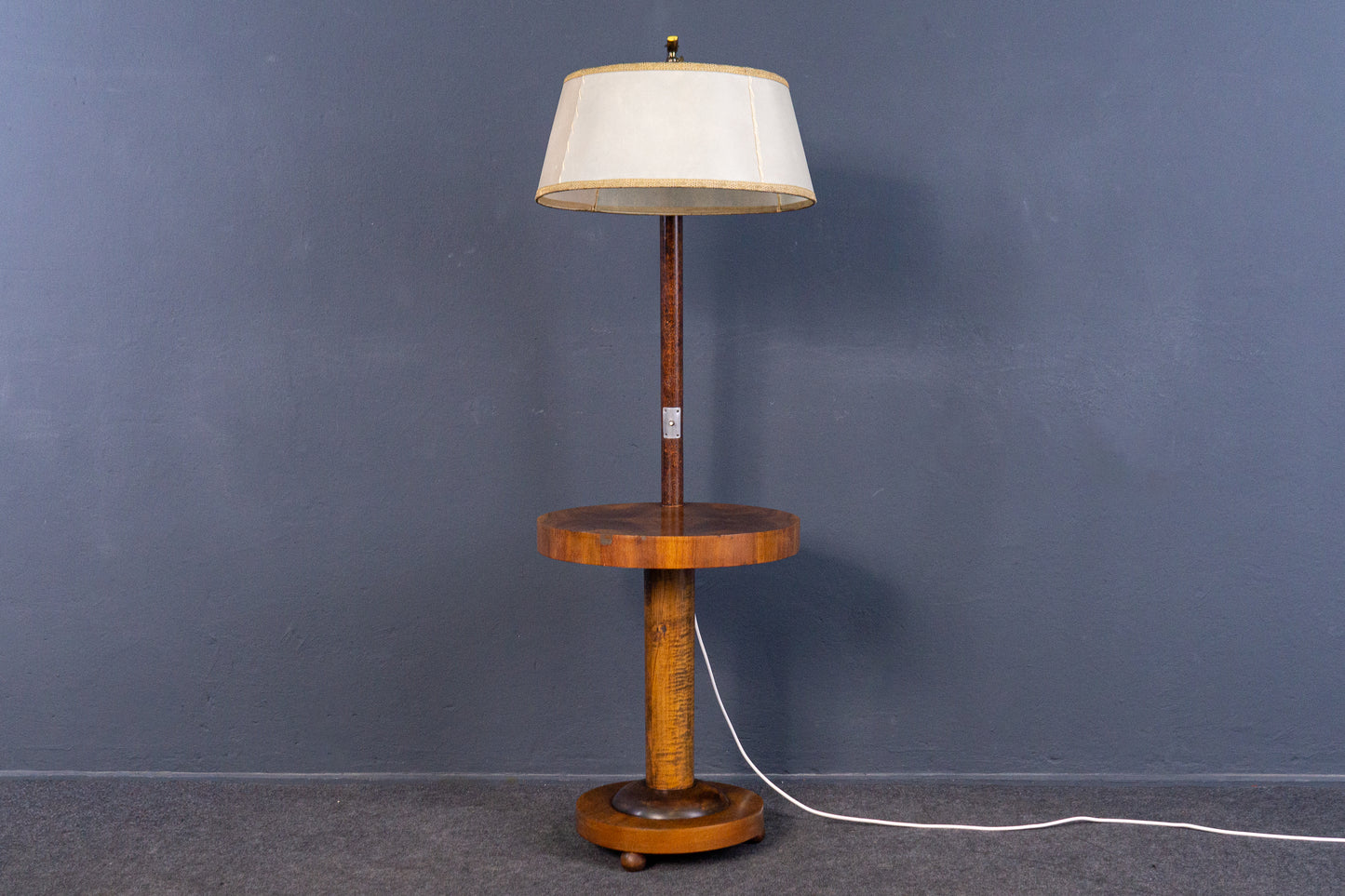 Stehlampe Tisch Beistelltisch Stehleuchte Sofa Alt Antik MÖBLINGER 2409_1102