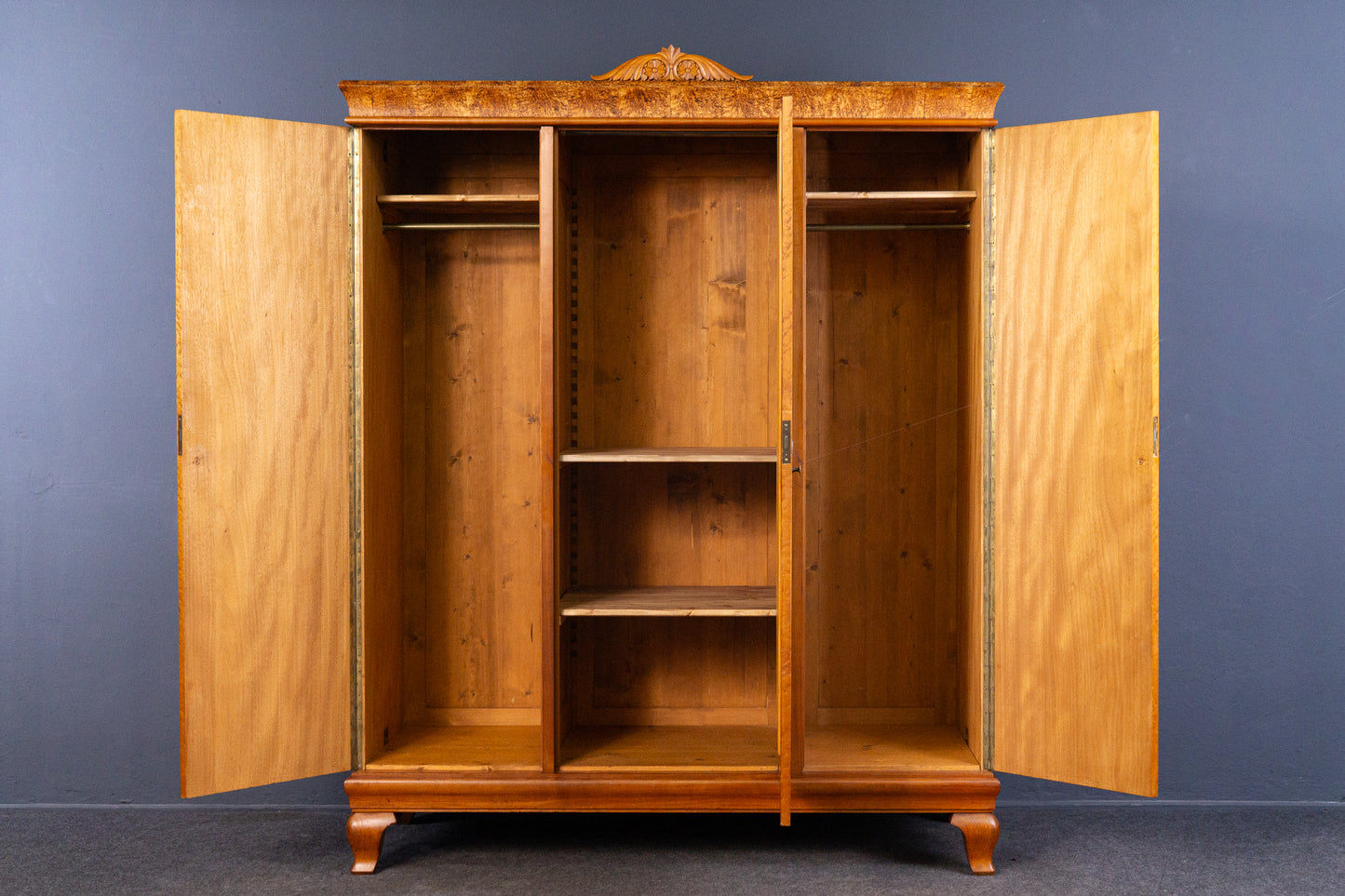 Kleiderschrank Kommode Vertiko Regal Schrank Alt Antik MÖBLINGER 2409_1603