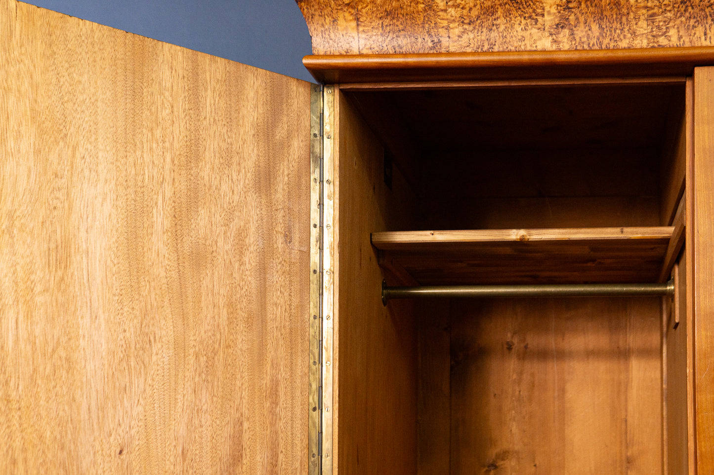 Kleiderschrank Kommode Vertiko Regal Schrank Alt Antik MÖBLINGER 2409_1603