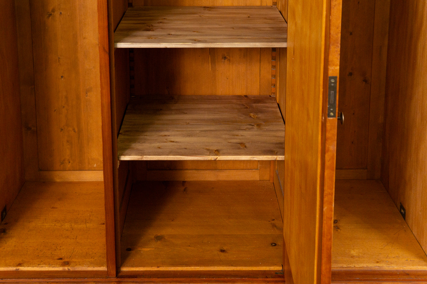 Kleiderschrank Kommode Vertiko Regal Schrank Alt Antik MÖBLINGER 2409_1603