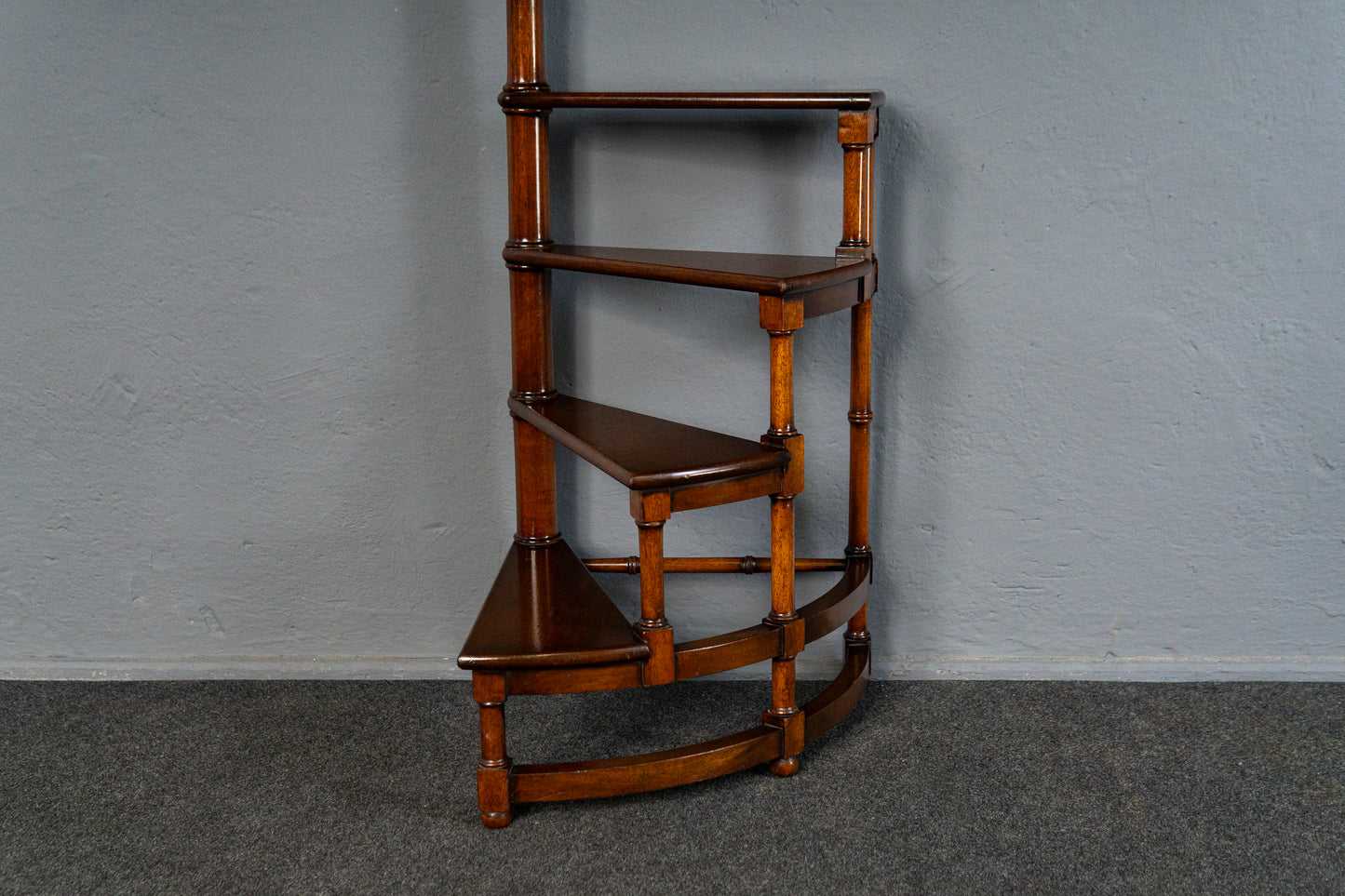 Praktische Bibliothekstreppe im Englischen Stil, aus dem 20.Jahrhundert - Treppe Tritt Leiter Schrank Regal Hocker Alt MÖBLINGER