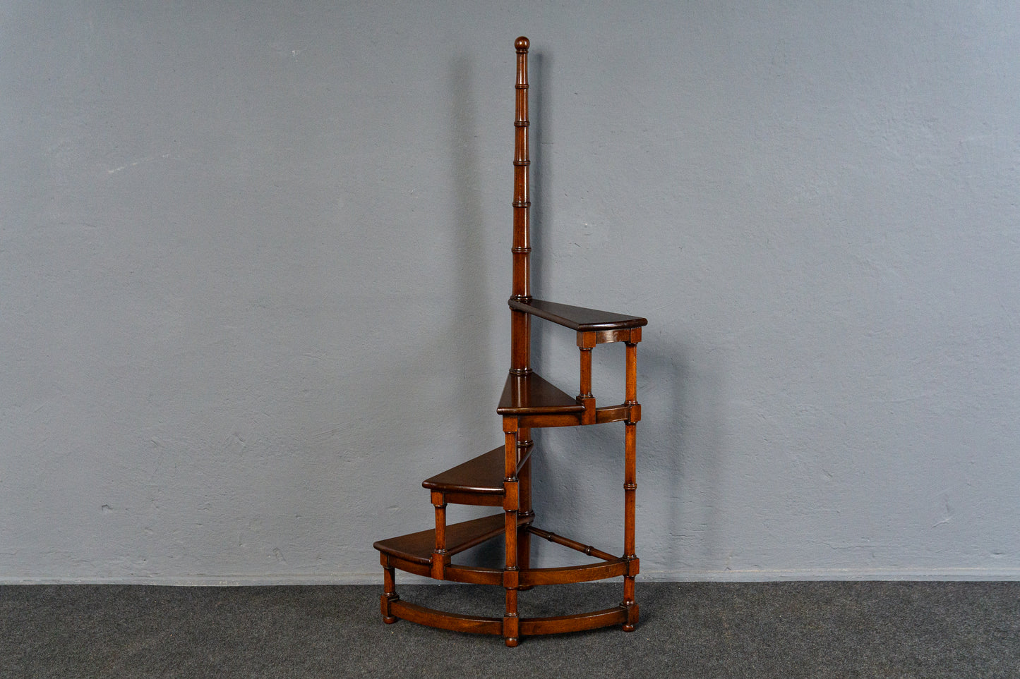 Praktische Bibliothekstreppe im Englischen Stil, aus dem 20.Jahrhundert - Treppe Tritt Leiter Schrank Regal Hocker Alt MÖBLINGER