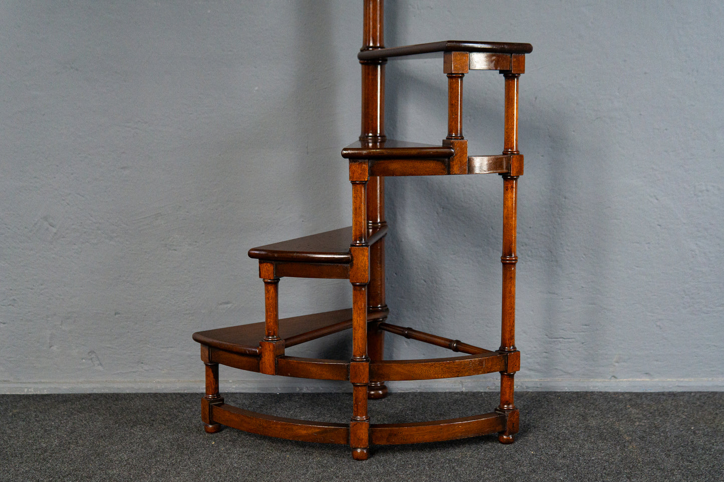 Praktische Bibliothekstreppe im Englischen Stil, aus dem 20.Jahrhundert - Treppe Tritt Leiter Schrank Regal Hocker Alt MÖBLINGER