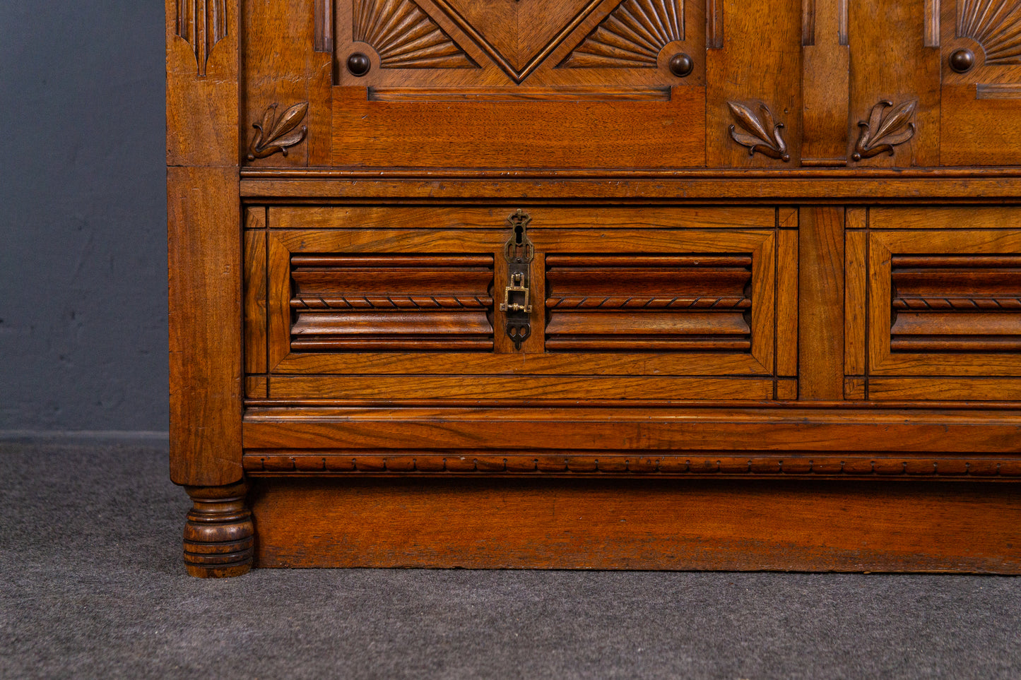 großer Kleiderschrank Kommode Regal Schrank Alt Antik MÖBLINGER 2409_2305
