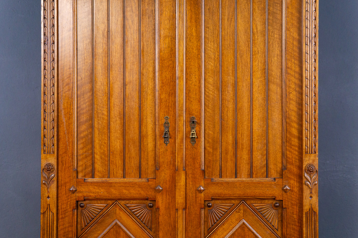 großer Kleiderschrank Kommode Regal Schrank Alt Antik MÖBLINGER 2409_2305