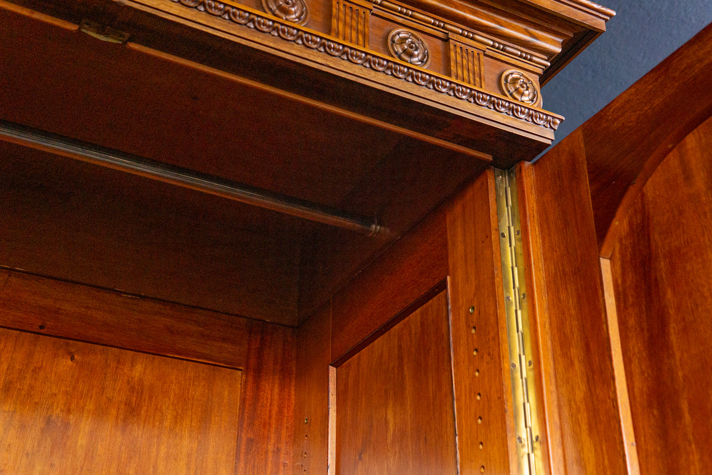 großer Kleiderschrank Kommode Regal Schrank Alt Antik MÖBLINGER 2409_2305