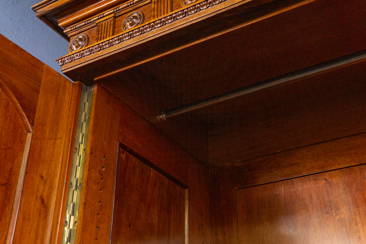 großer Kleiderschrank Kommode Regal Schrank Alt Antik MÖBLINGER 2409_2305