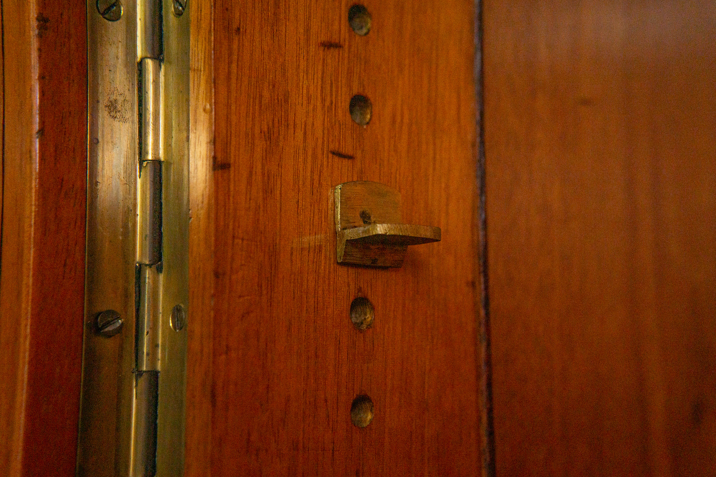 großer Kleiderschrank Kommode Regal Schrank Alt Antik MÖBLINGER 2409_2305
