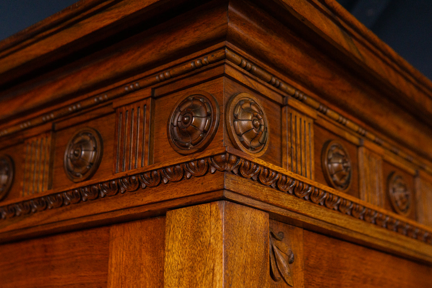 großer Kleiderschrank Kommode Regal Schrank Alt Antik MÖBLINGER 2409_2305