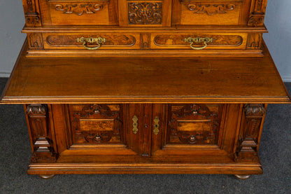 dekorativer Gründerzeit Bücherschrank, zweite Hälfte des 19.Jahrhunderts - Nussbaum Eiche zweitürig Eisglas Schrank Vitrine Büro