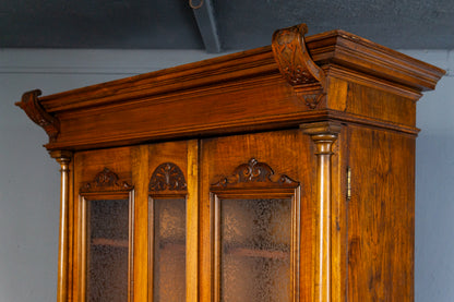 dekorativer Gründerzeit Bücherschrank, zweite Hälfte des 19.Jahrhunderts - Nussbaum Eiche zweitürig Eisglas Schrank Vitrine Büro