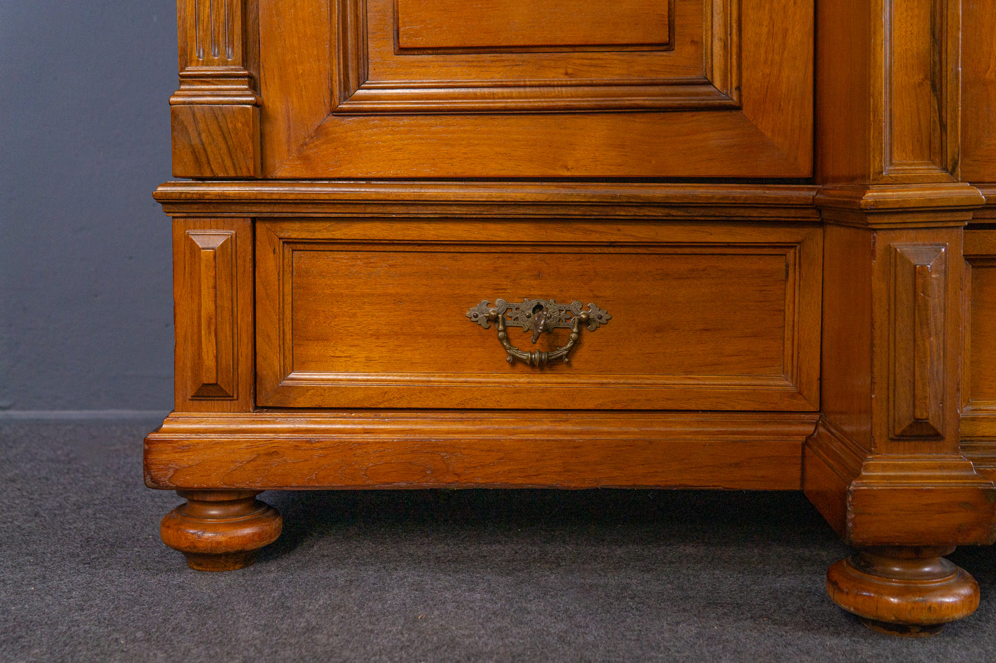 großer Schrank Kleiderschrank Kommode Regal Alt Antik MÖBLINGER 2409_3001