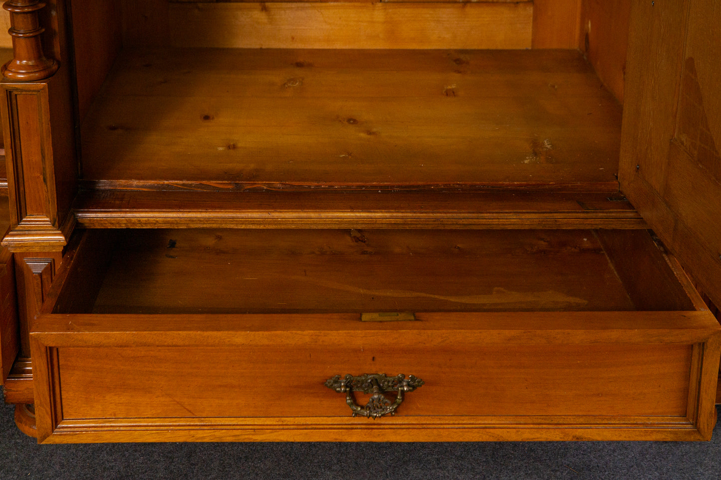 großer Schrank Kleiderschrank Kommode Regal Alt Antik MÖBLINGER 2409_3001