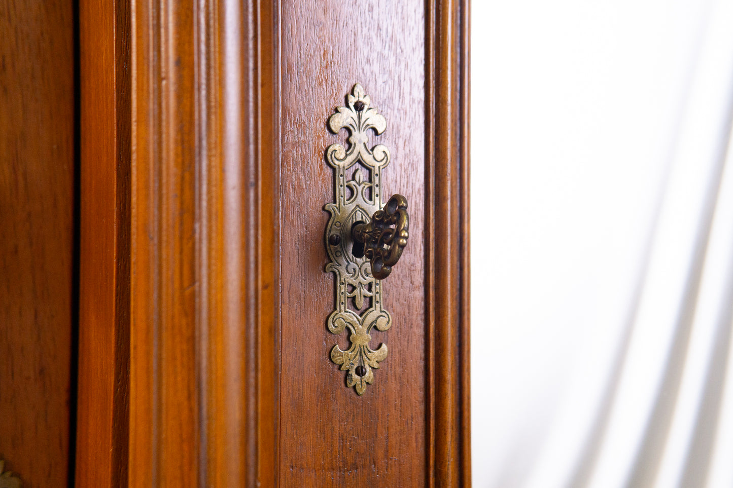 großer Schrank Kleiderschrank Kommode Regal Alt Antik MÖBLINGER 2409_3001