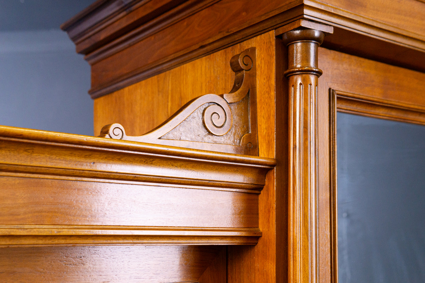großer Schrank Kleiderschrank Kommode Regal Alt Antik MÖBLINGER 2409_3001