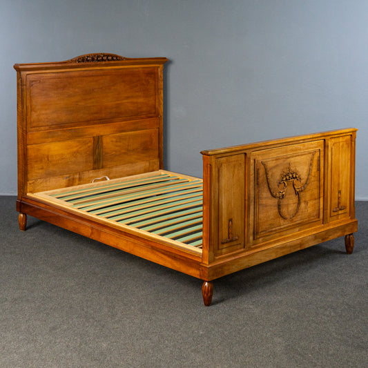 charmantes antikes französisches Bett aus Massivholz mit geschnitzten Verzierungen, Frankreich um 1900 - Bettgestell Bed Schlafzimmer Alt Antik MÖBLINGER