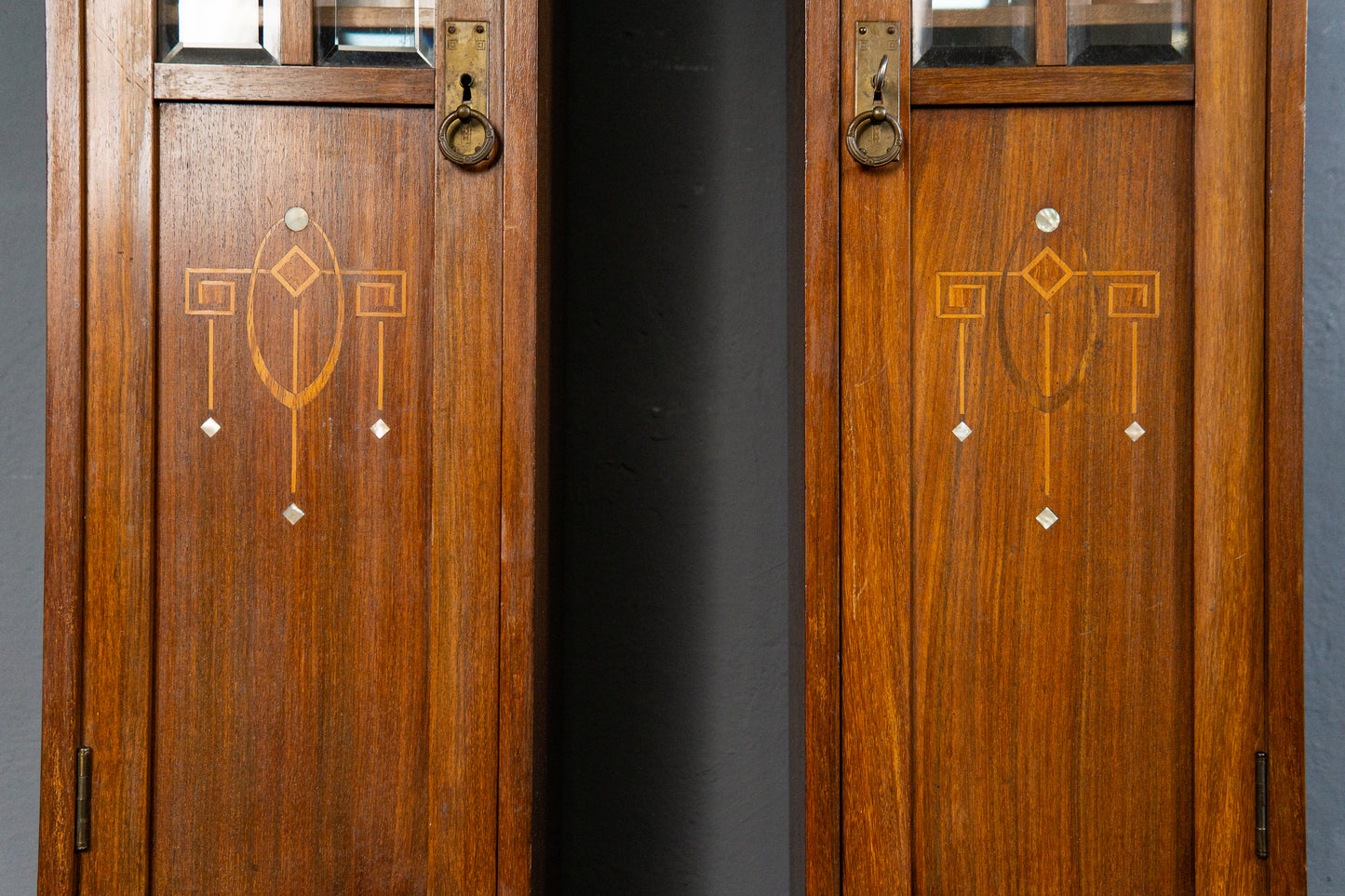 Elegante Jugendstil Pfeilerschränke, Anfang des 20.Jahrhunderts - Kommode Schränke Anrichte Buffet Sofa Alt Antik MÖBLINGER