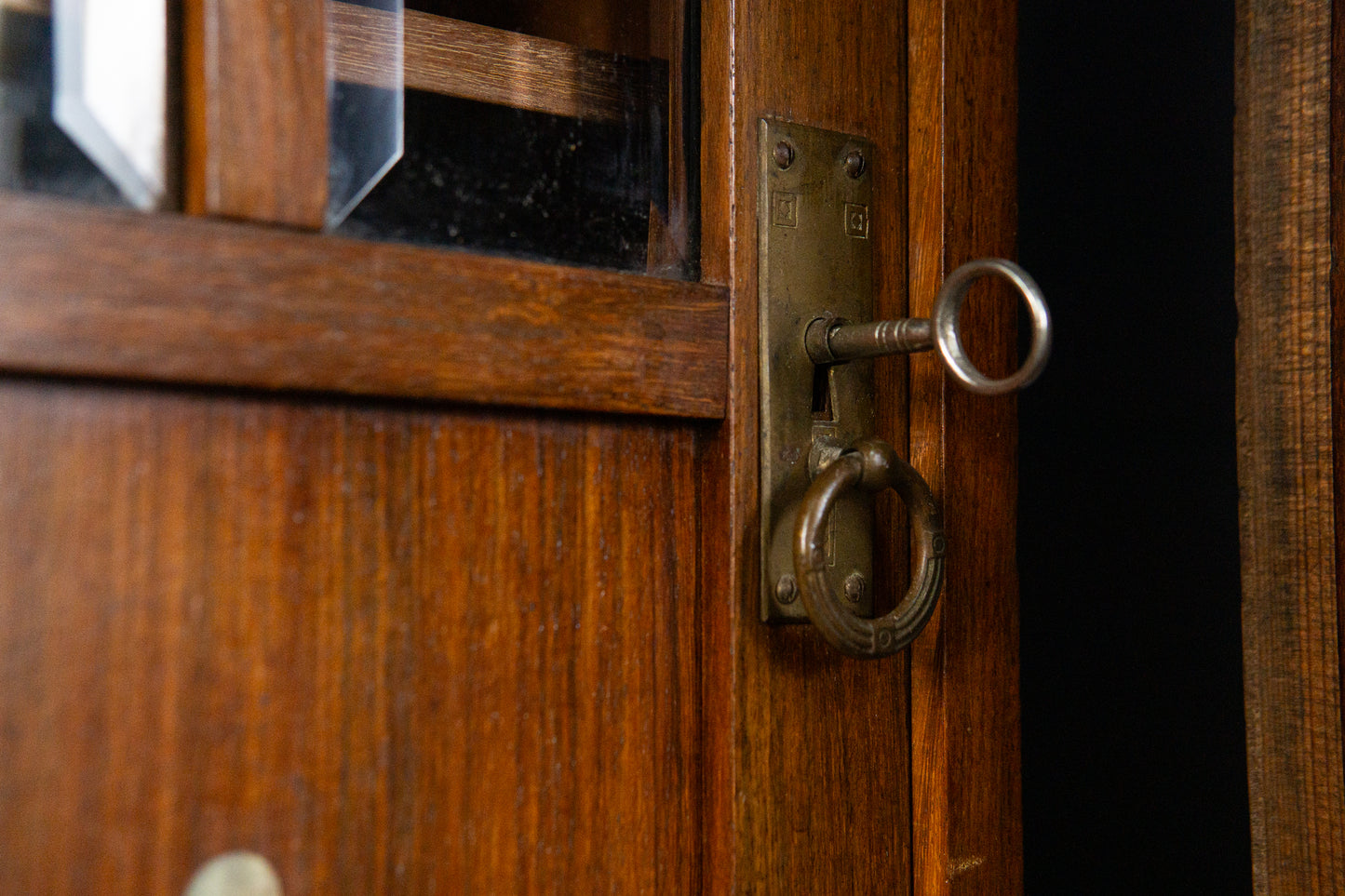 Elegante Jugendstil Pfeilerschränke, Anfang des 20.Jahrhunderts - Kommode Schränke Anrichte Buffet Sofa Alt Antik MÖBLINGER