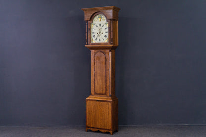Standuhr im Englischen Stil in Eiche - erste Hälfte des 19.Jahrhunderts