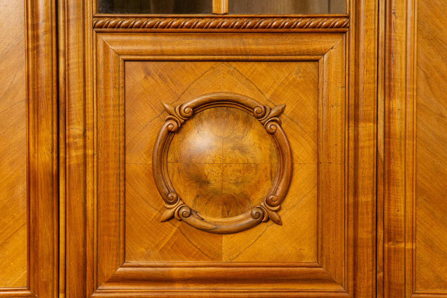 außergewöhnlicher Jugendstil Kleiderschrank, Anfang des 20.Jahrhunderts - Wäscheschrank Kommode Garderobe Regal Alt Antik MÖBLINGER