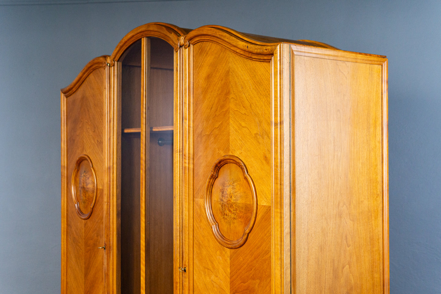 außergewöhnlicher Jugendstil Kleiderschrank, Anfang des 20.Jahrhunderts - Wäscheschrank Kommode Garderobe Regal Alt Antik MÖBLINGER