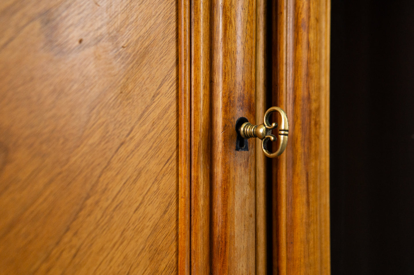 außergewöhnlicher Jugendstil Kleiderschrank, Anfang des 20.Jahrhunderts - Wäscheschrank Kommode Garderobe Regal Alt Antik MÖBLINGER