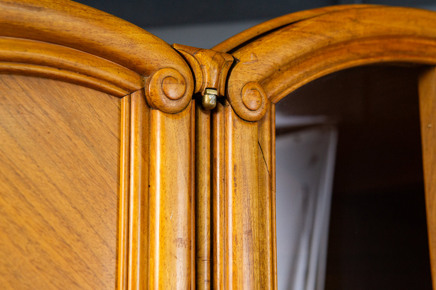 außergewöhnlicher Jugendstil Kleiderschrank, Anfang des 20.Jahrhunderts - Wäscheschrank Kommode Garderobe Regal Alt Antik MÖBLINGER