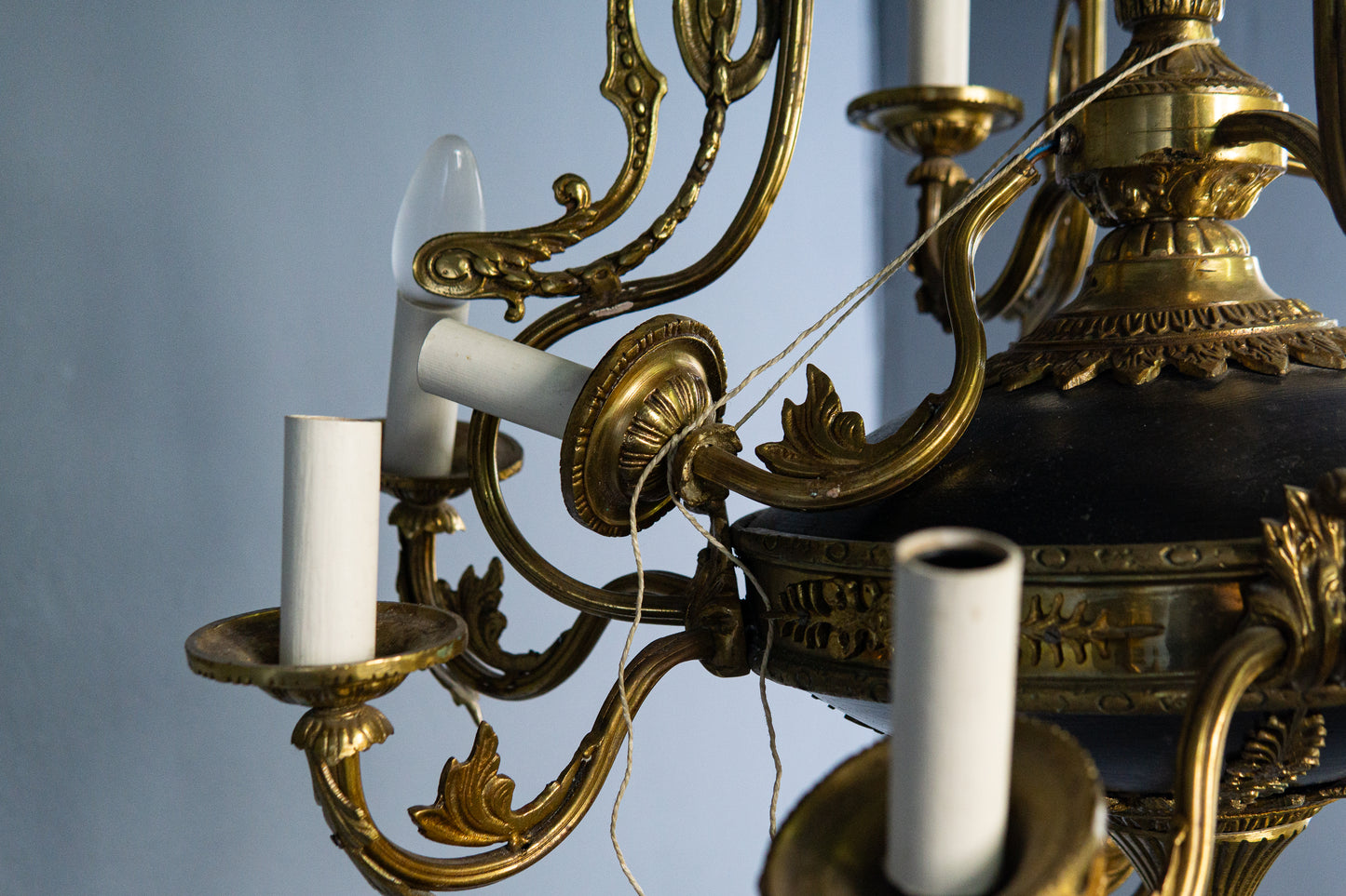 restaurierungsbedürftige Deckenleuchte im Empire Stil, 1.Hälfte des 20.Jahrhunderts - Leuchter Lampe Deckenlampe Vintage Alt Antik MÖBLINGER