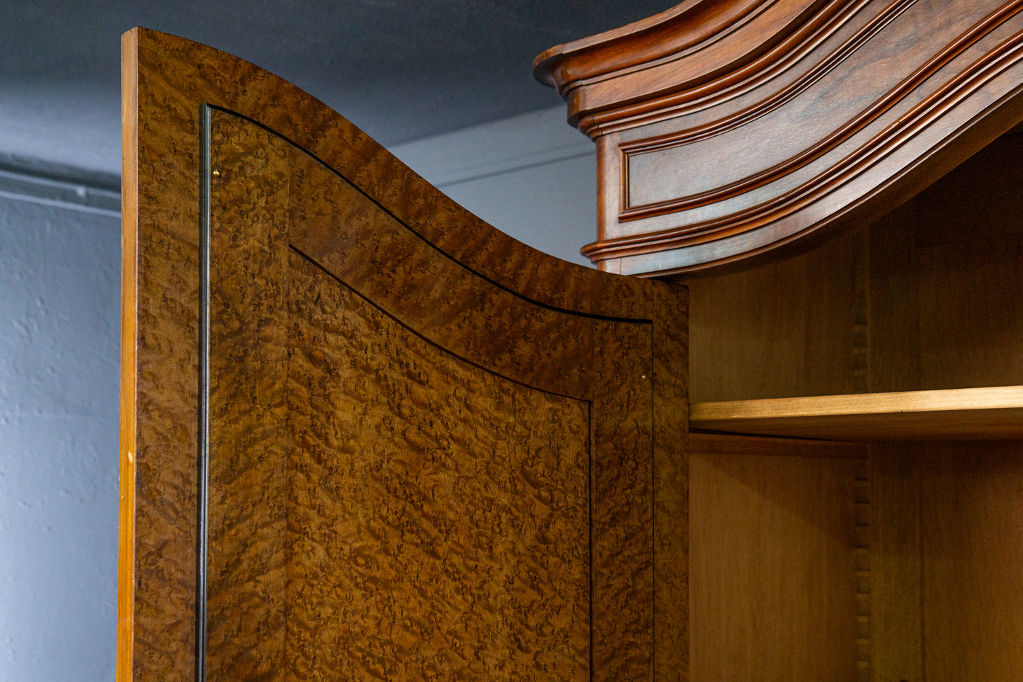 eleganter asymmetrischer Kleiderschrank, Jugendstil um 1900 - Garderobe Regal Kommode Alt Antik MÖBLINGER