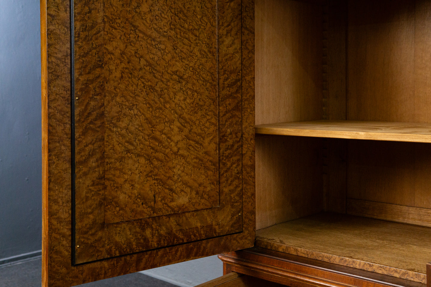 eleganter asymmetrischer Kleiderschrank, Jugendstil um 1900 - Garderobe Regal Kommode Alt Antik MÖBLINGER