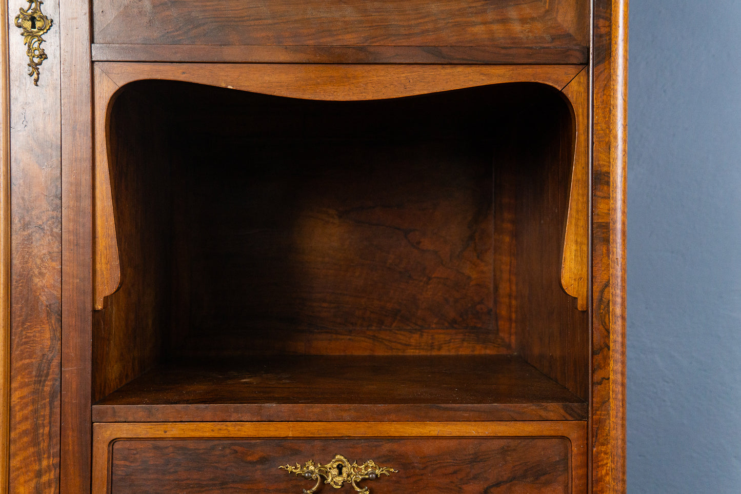 eleganter asymmetrischer Kleiderschrank, Jugendstil um 1900 - Garderobe Regal Kommode Alt Antik MÖBLINGER