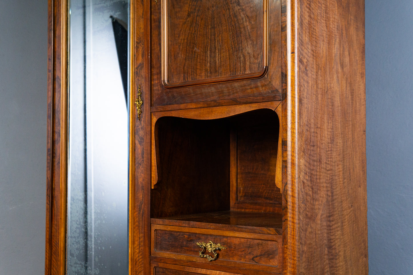 eleganter asymmetrischer Kleiderschrank, Jugendstil um 1900 - Garderobe Regal Kommode Alt Antik MÖBLINGER
