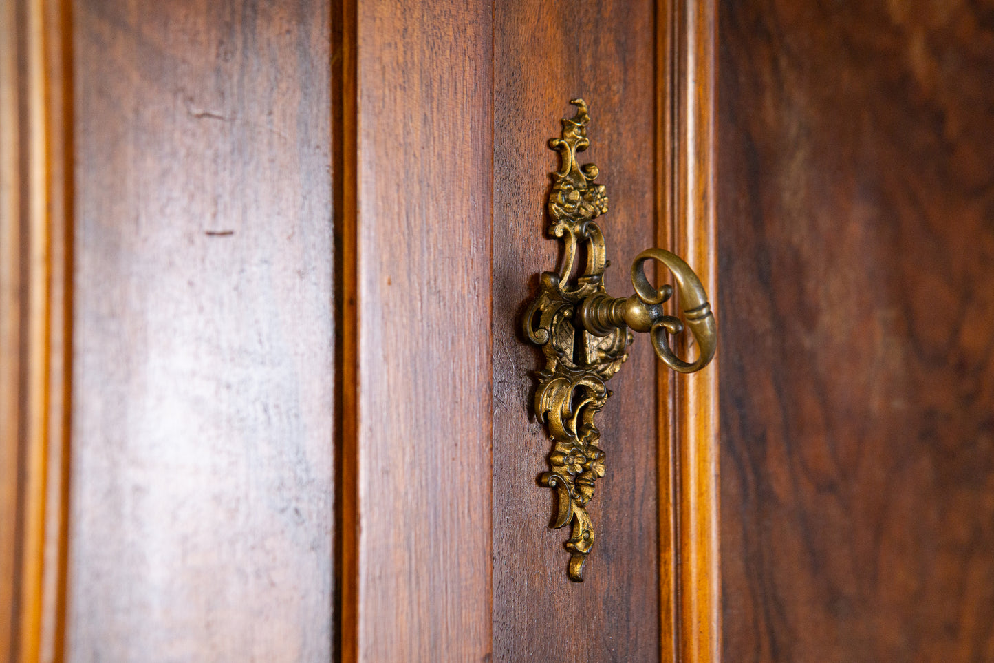 eleganter asymmetrischer Kleiderschrank, Jugendstil um 1900 - Garderobe Regal Kommode Alt Antik MÖBLINGER