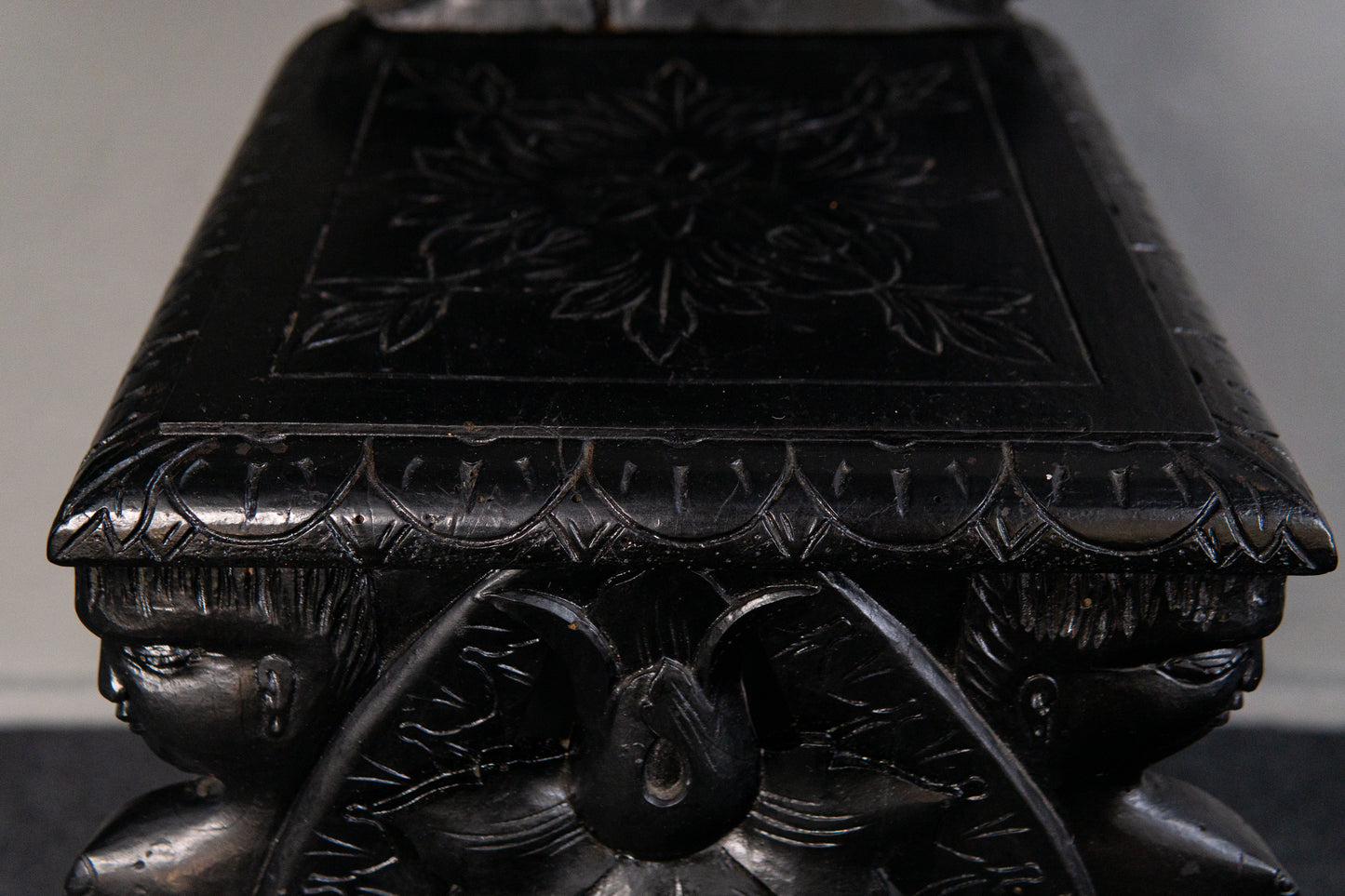 Außergewöhnliches 3er Set Sgabello Brettstühle, 2.Hälfte des 19.Jahrhunderts - Historismus Italienische Stühle Sessel Tisch Alt Antik MÖBLINGER