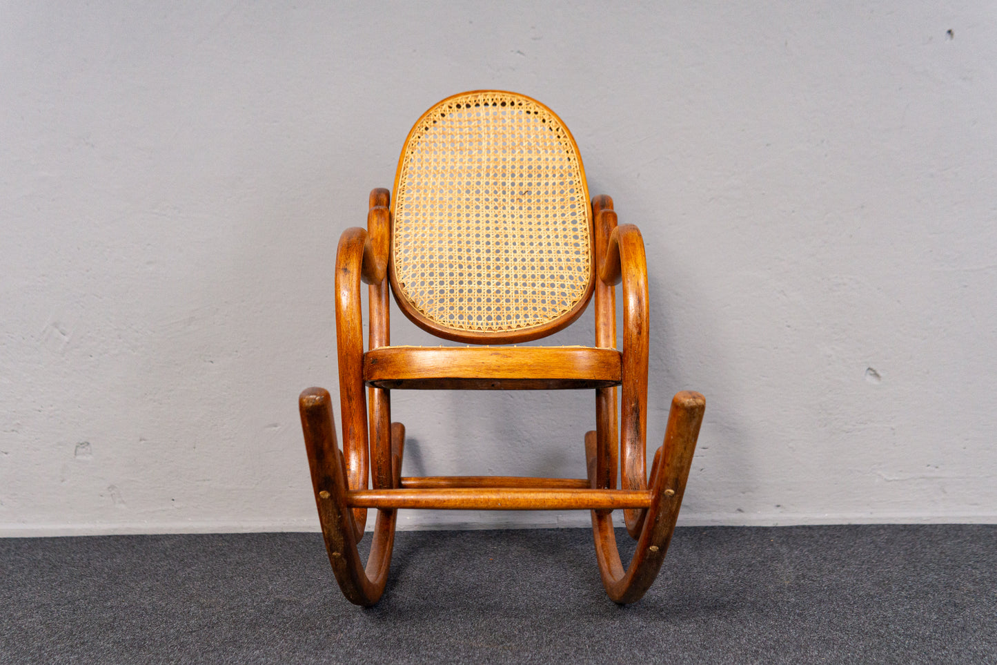antiker Kinder Schaukelstuhl Sessel Stuhl Sofa Couch MÖBLINGER 2410_2404