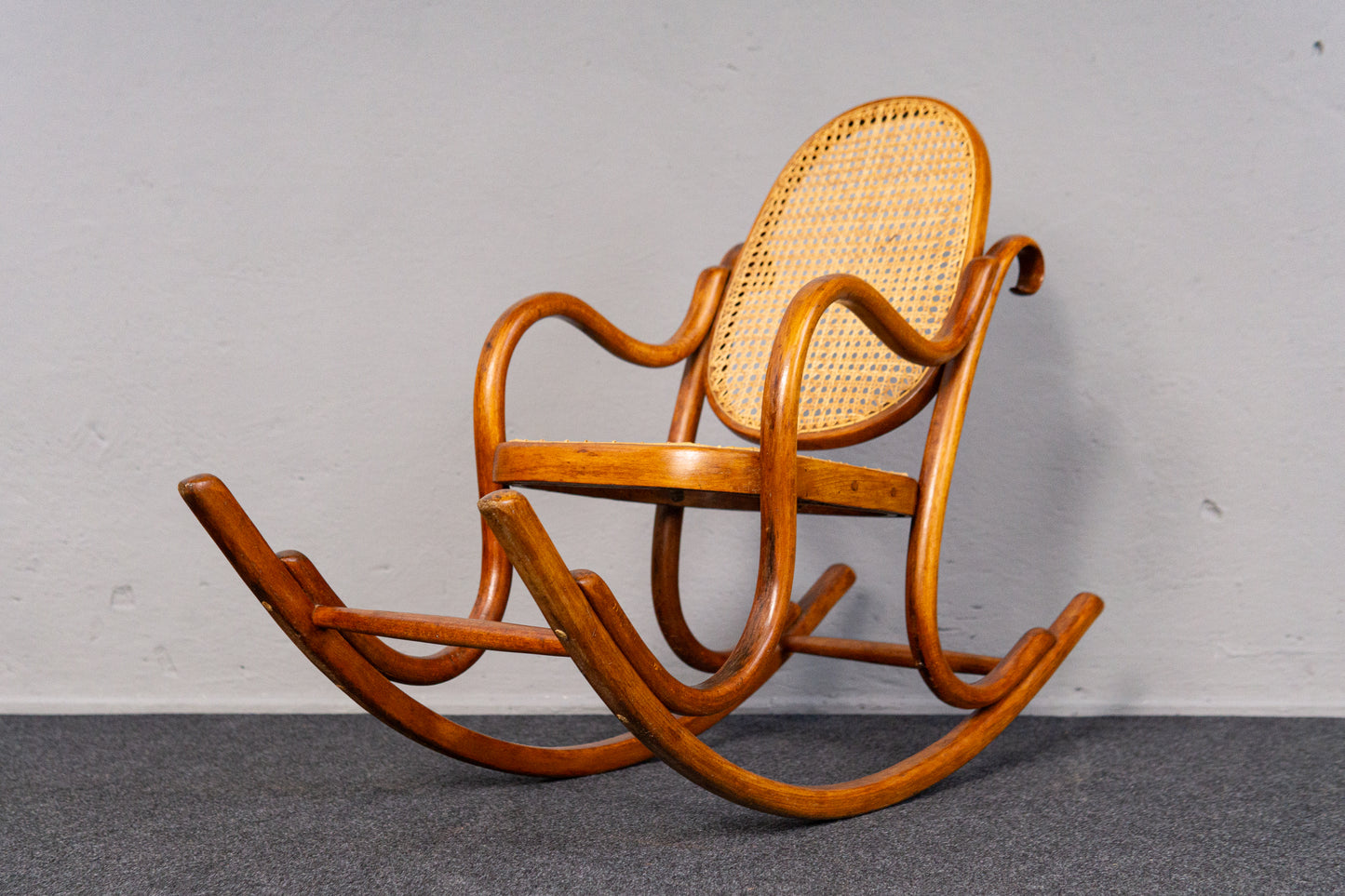 antiker Kinder Schaukelstuhl Sessel Stuhl Sofa Couch MÖBLINGER 2410_2404