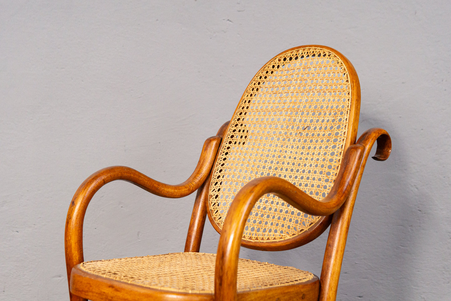 antiker Kinder Schaukelstuhl Sessel Stuhl Sofa Couch MÖBLINGER 2410_2404