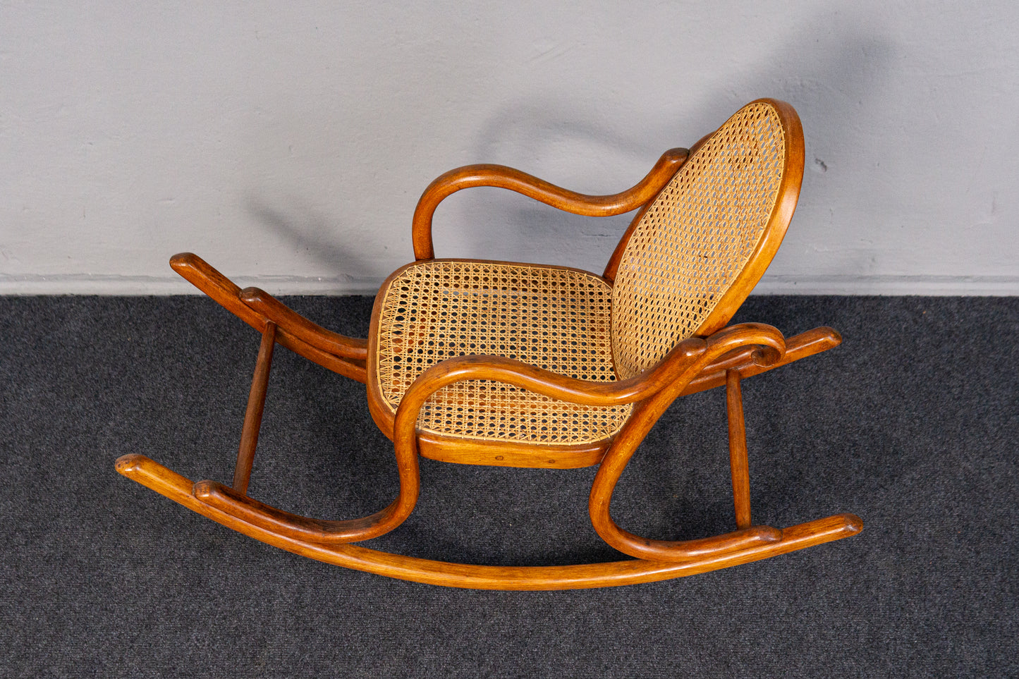 antiker Kinder Schaukelstuhl Sessel Stuhl Sofa Couch MÖBLINGER 2410_2404