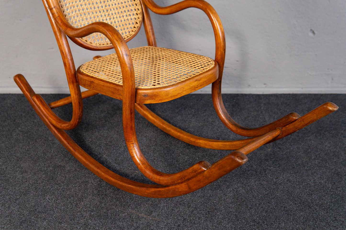 antiker Kinder Schaukelstuhl Sessel Stuhl Sofa Couch MÖBLINGER 2410_2404