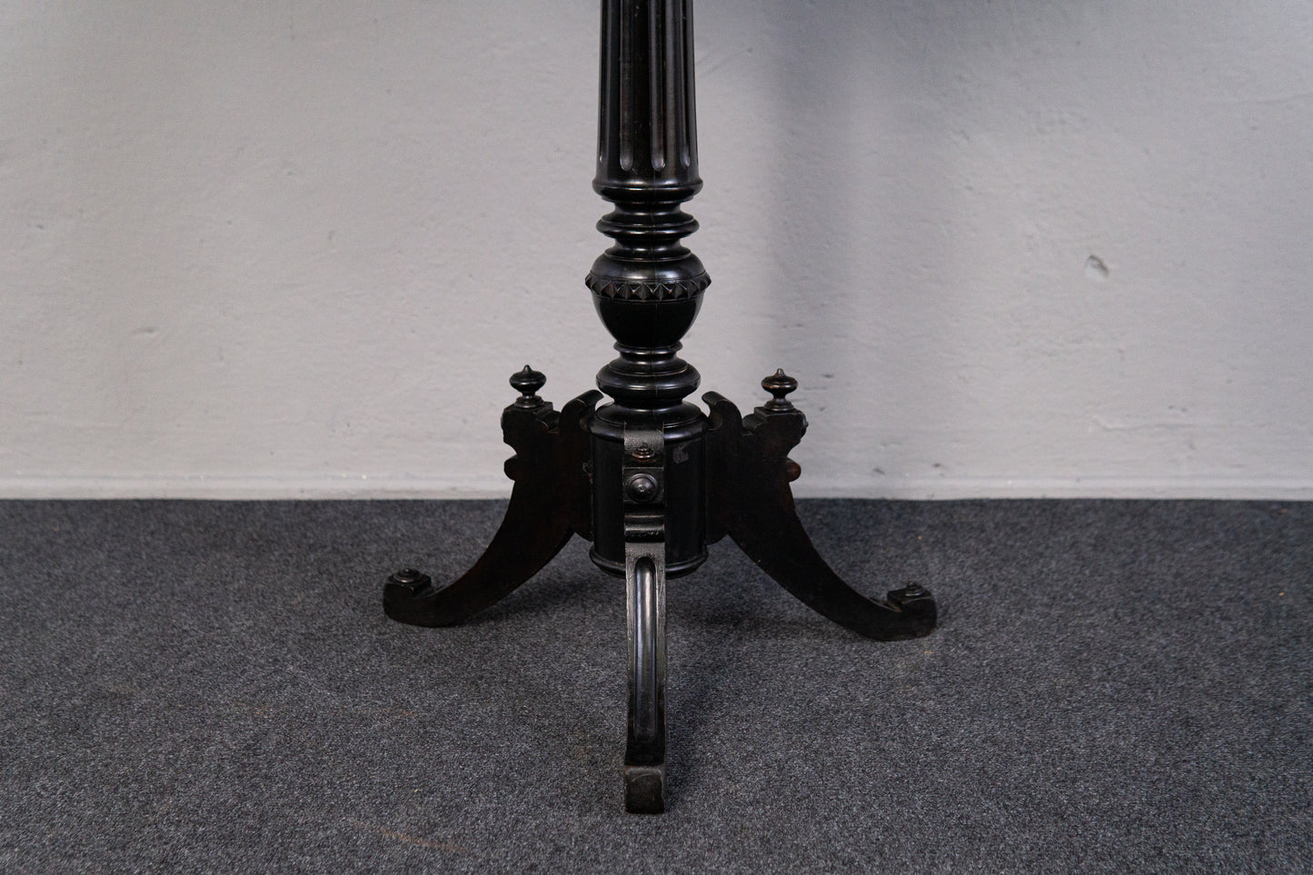 Blumentisch Antik Tisch Stuhl Hocker Beistelltisch Table MÖBLINGER 2410_2406