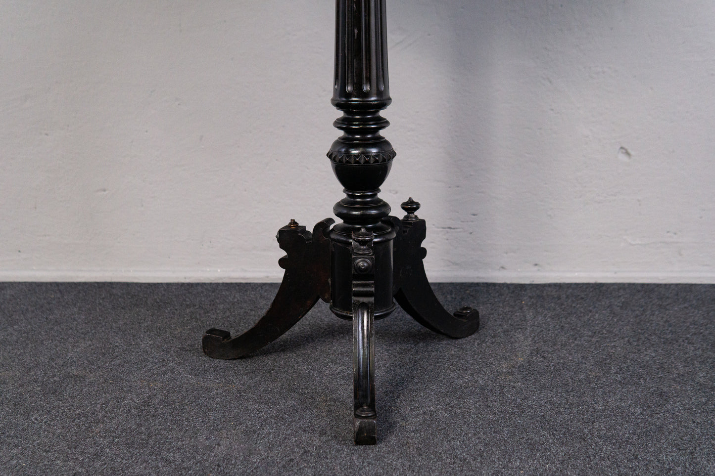 Blumentisch Antik Tisch Stuhl Hocker Beistelltisch Table MÖBLINGER 2410_2406