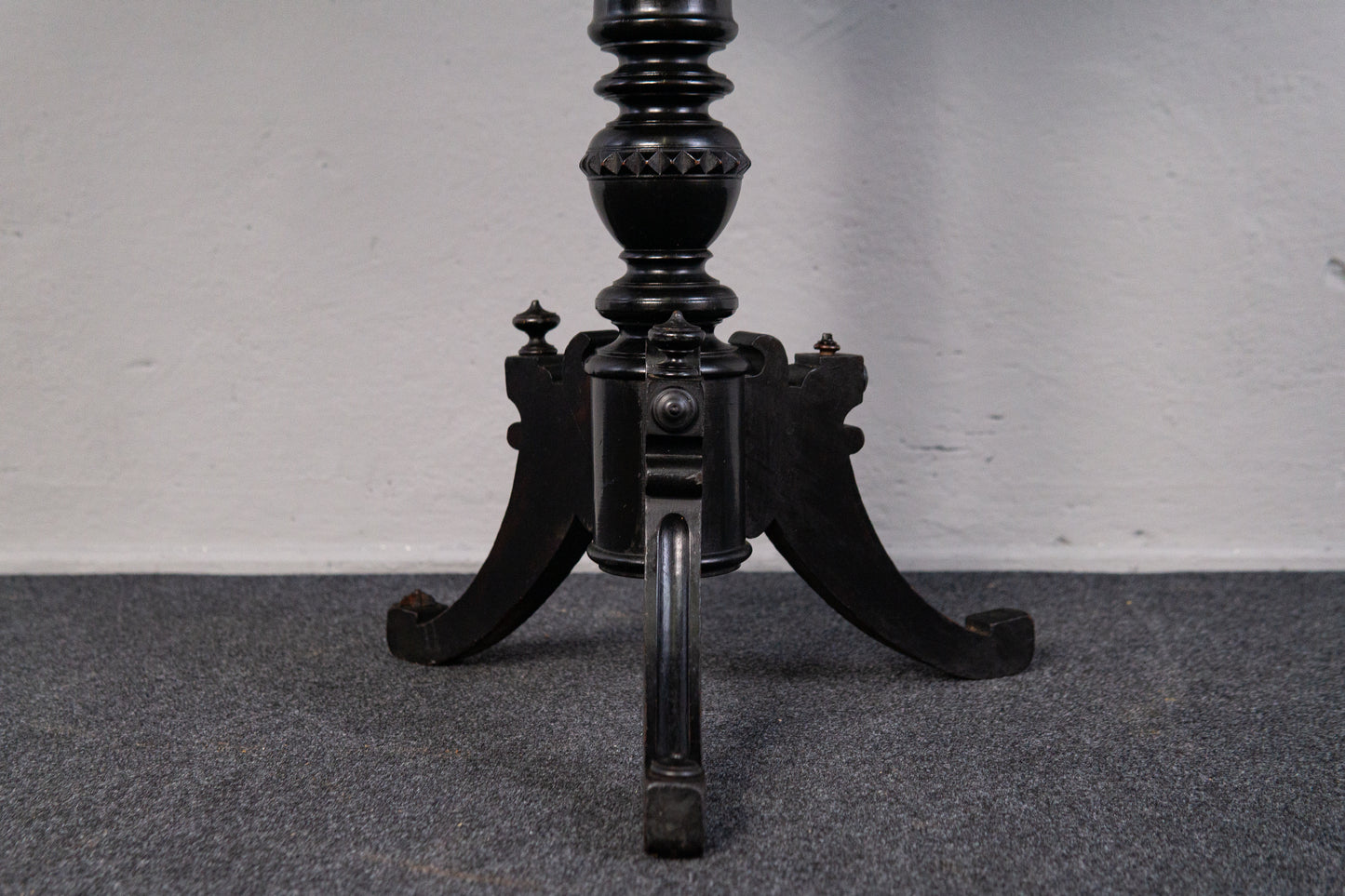 Blumentisch Antik Tisch Stuhl Hocker Beistelltisch Table MÖBLINGER 2410_2406