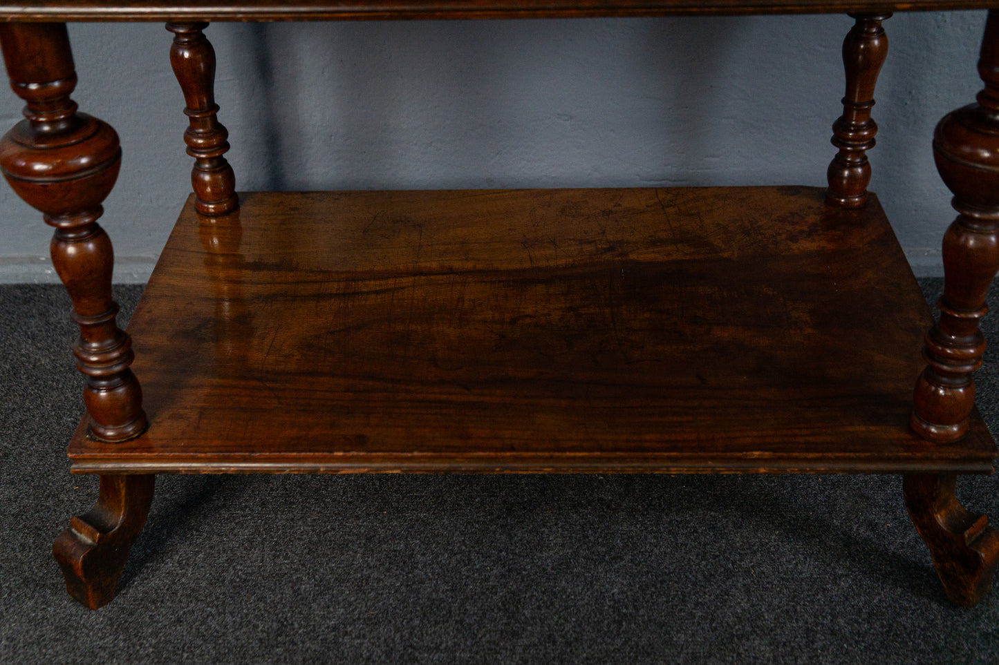 Gründerzeit Regal mit Tablettaufsatz, 2.Hälfte des 19.Jahrhunderts - Etagere Tablett Nussbaum Kommode Tisch mit Schubkasten Alt Antik MÖBLINGER