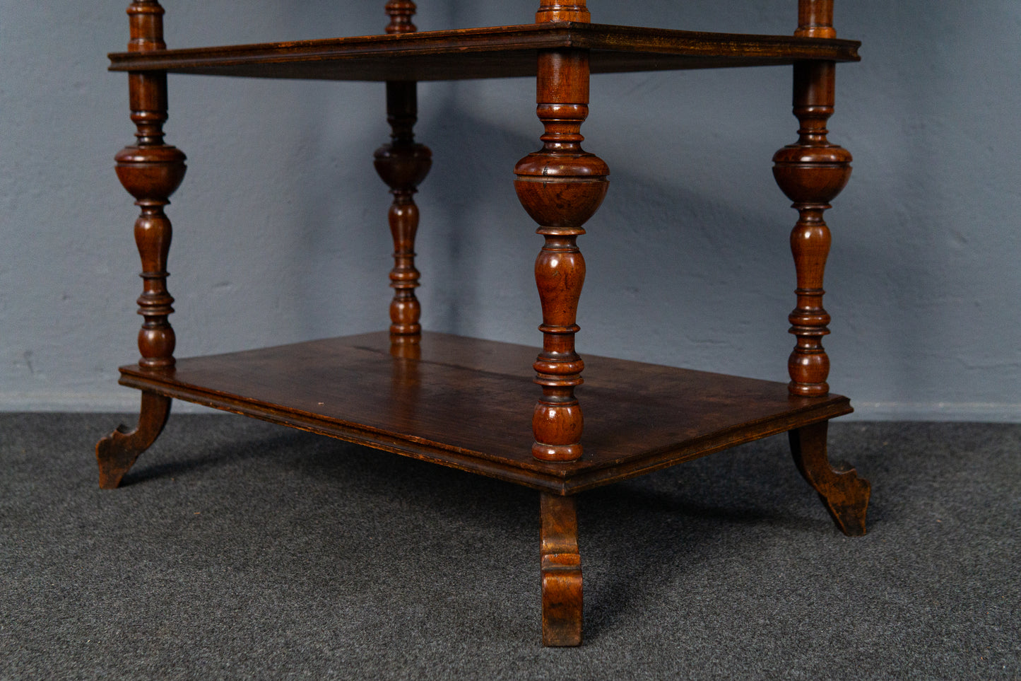 Gründerzeit Regal mit Tablettaufsatz, 2.Hälfte des 19.Jahrhunderts - Etagere Tablett Nussbaum Kommode Tisch mit Schubkasten Alt Antik MÖBLINGER