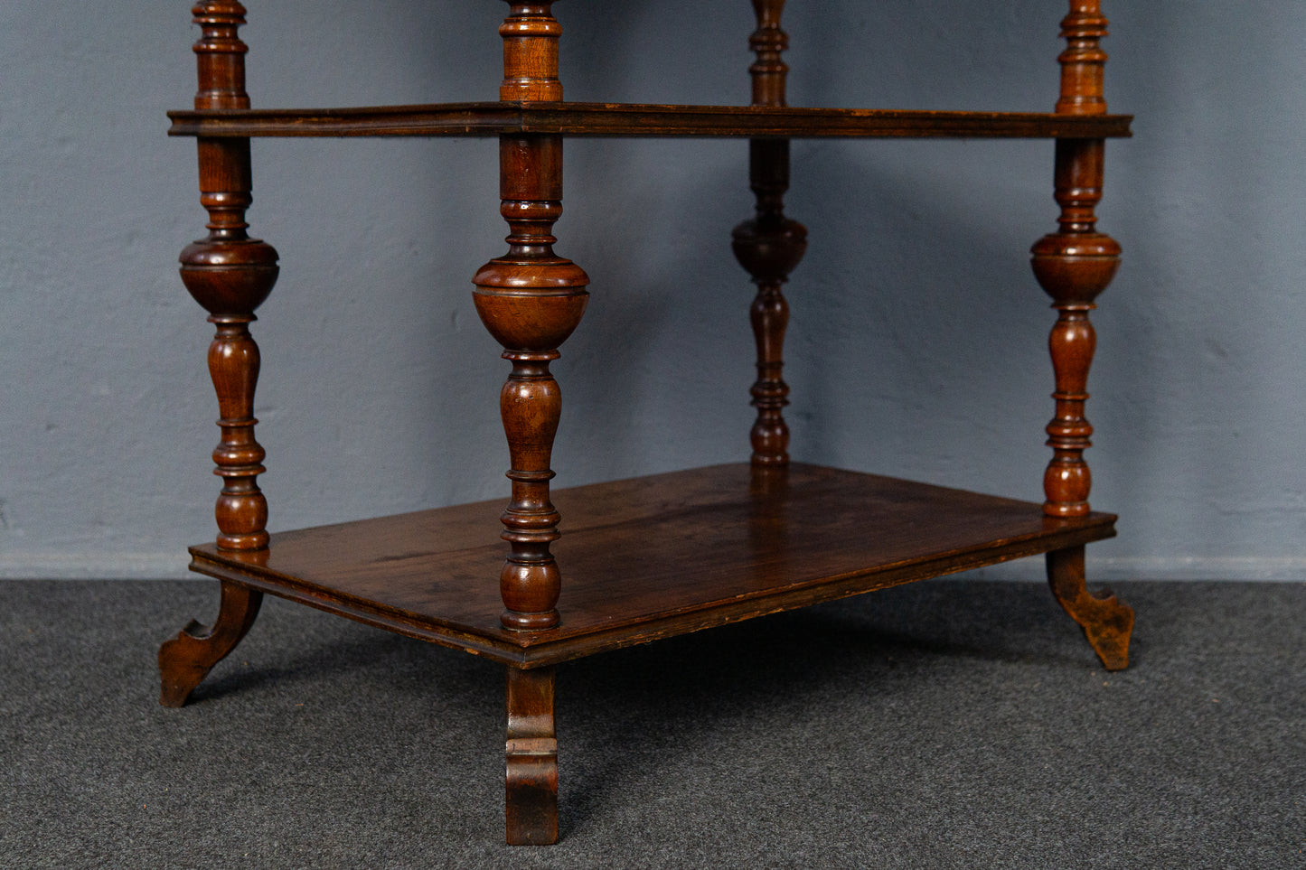 Gründerzeit Regal mit Tablettaufsatz, 2.Hälfte des 19.Jahrhunderts - Etagere Tablett Nussbaum Kommode Tisch mit Schubkasten Alt Antik MÖBLINGER