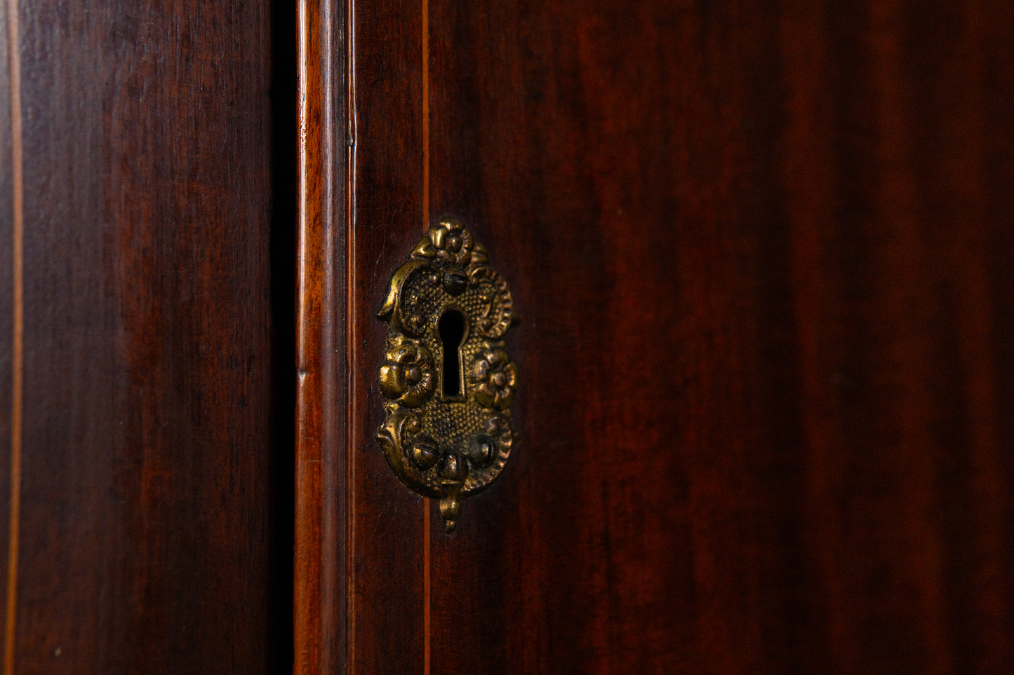 Elegante Englische Standuhr, 1.Hälfte des 19.Jahrhunderts - Clock Wohnzimmer Pendel Gewichte Uhrwerk Uhr Alt Antik MÖBLINGER