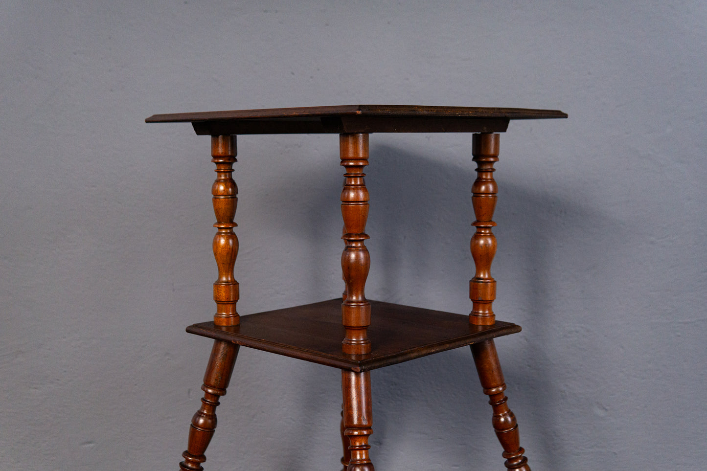 Tisch Blumentisch Beistelltisch Regal Hocker Alt Antik MÖBLINGER 2410_2802